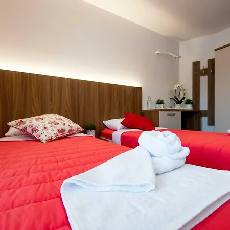 Hotel Prenocisca Pugelj *